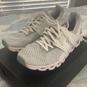 Brand new Womens glacier|white On Cloudswift, size 9
